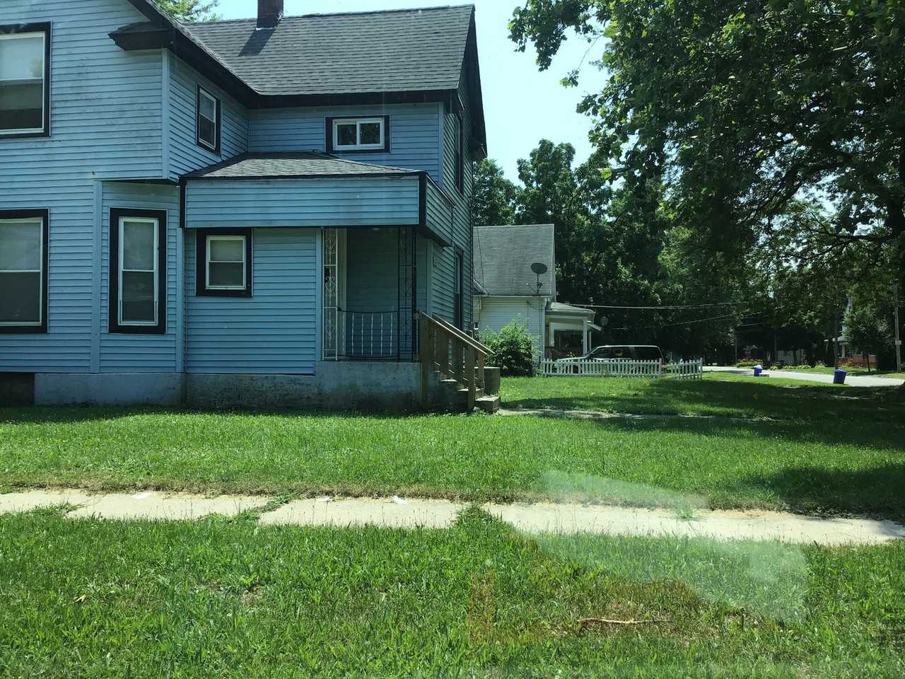 235 Royal Ave - Photo 2 of 11