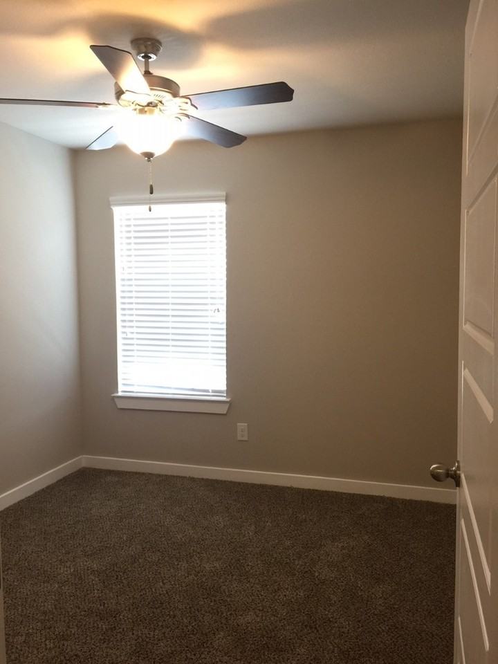1057 W Sierra Vista Ct - Photo 3 of 11