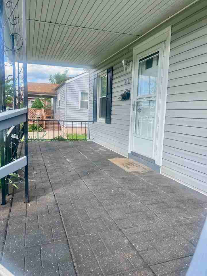 1007 Allaire Ave - Photo 2 of 24