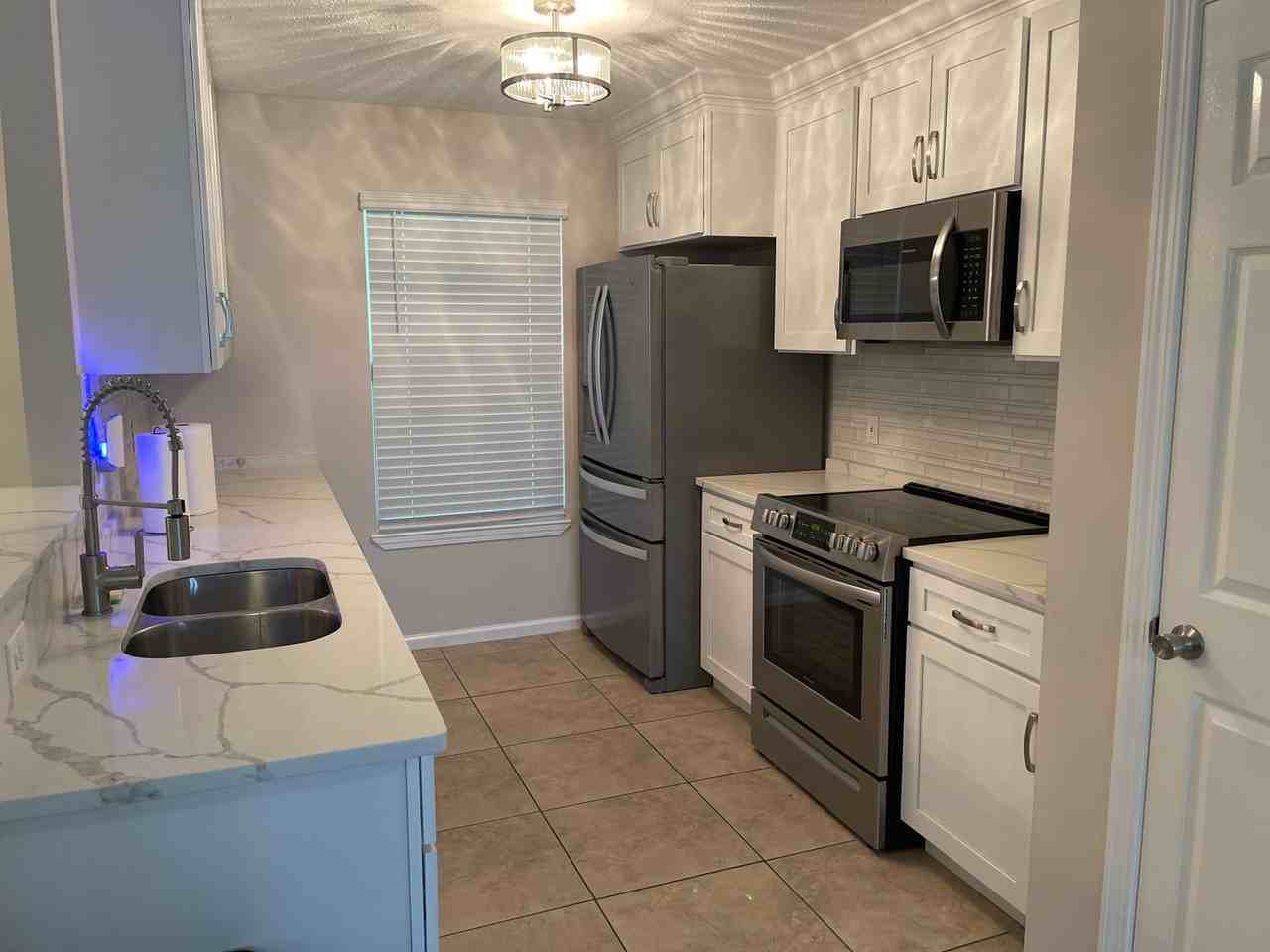 241 Hannover Cir - Photo 3 of 17