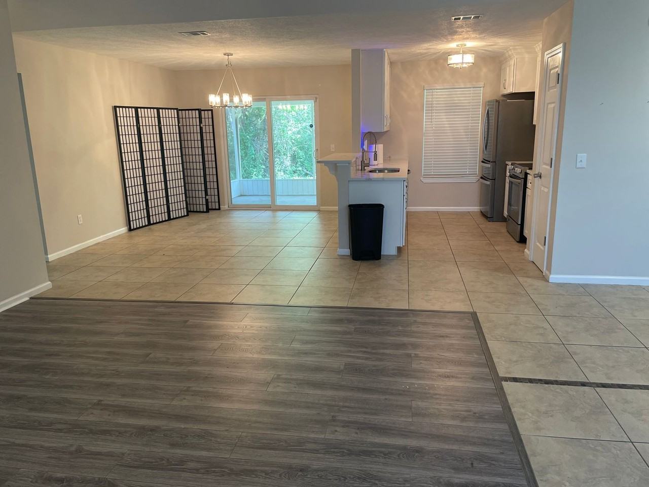 241 Hannover Cir - Photo 4 of 17