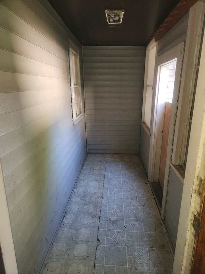 195 Lewis St - Photo 3 of 20