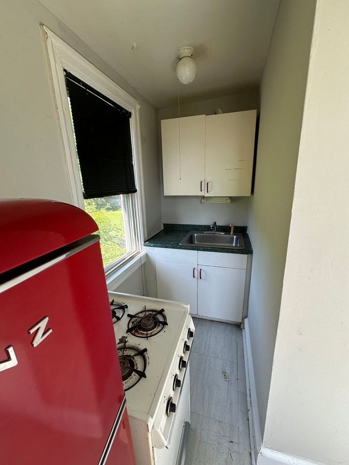 629 Macdade Blvd - Photo 3 of 5