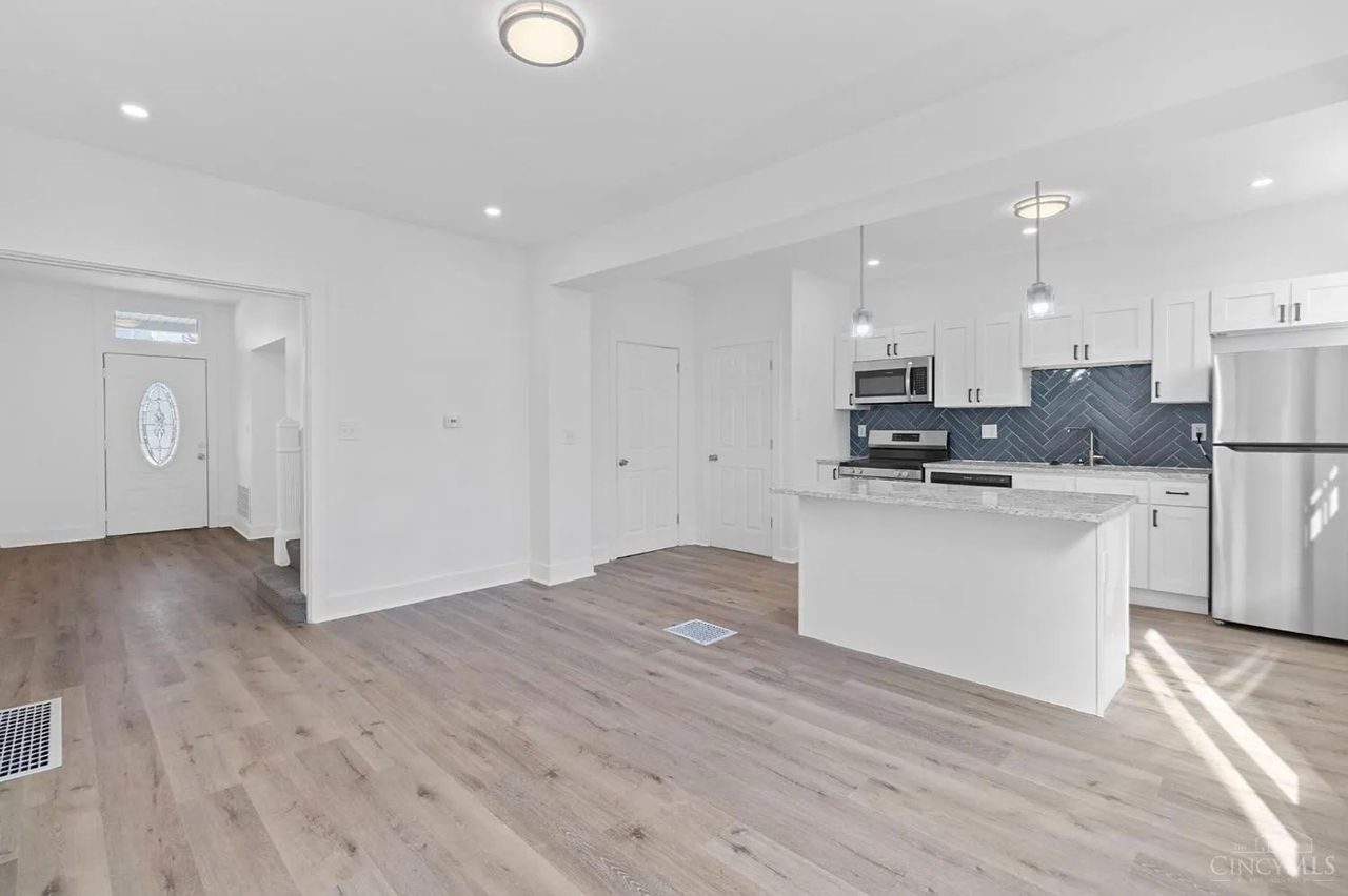 3518 Hudson Ave - Photo 6 of 20