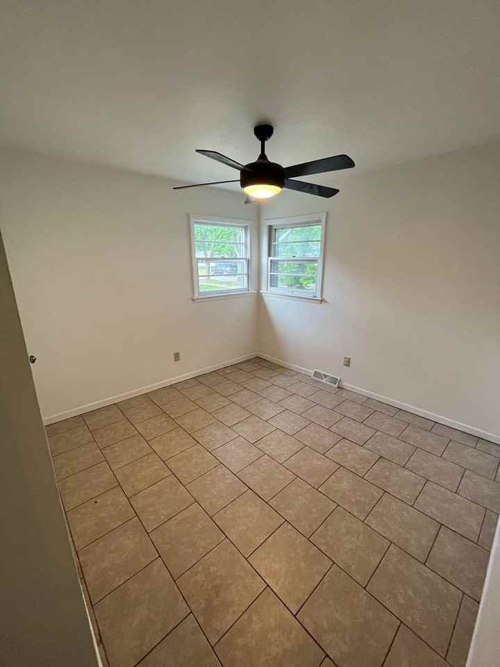 7602 Orion St - Photo 4 of 8