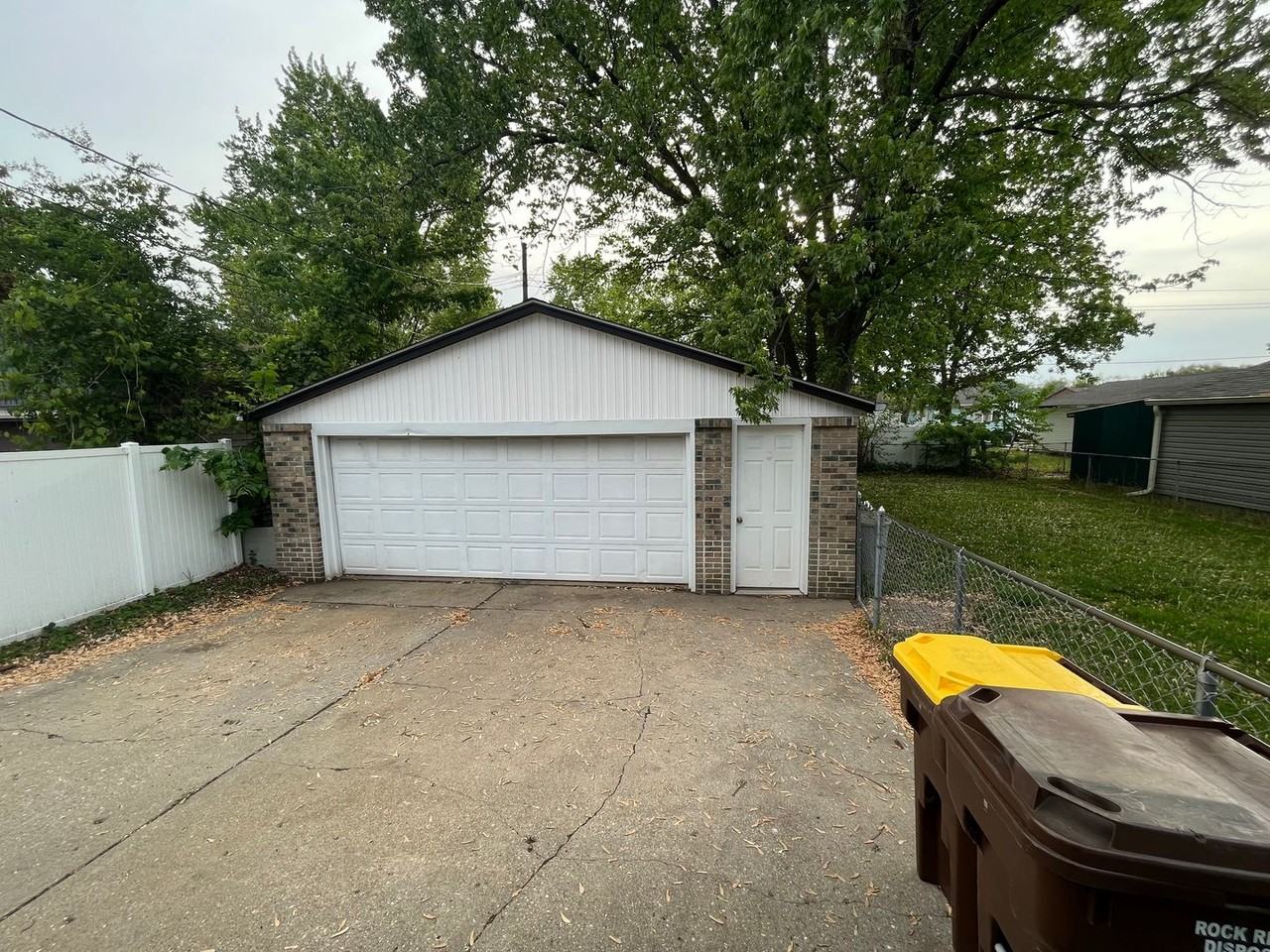 7602 Orion St - Photo 6 of 8