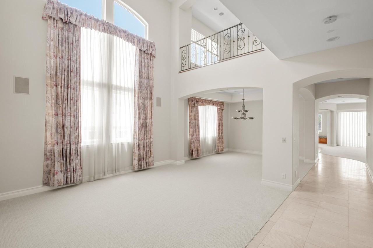 711 N Paulina Ave - Photo 4 of 50