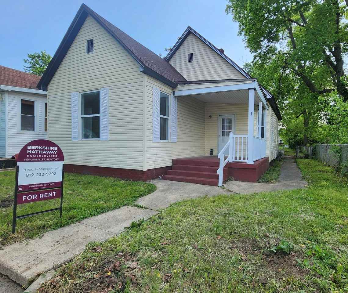 316 S 16th St - Photo 2 of 2