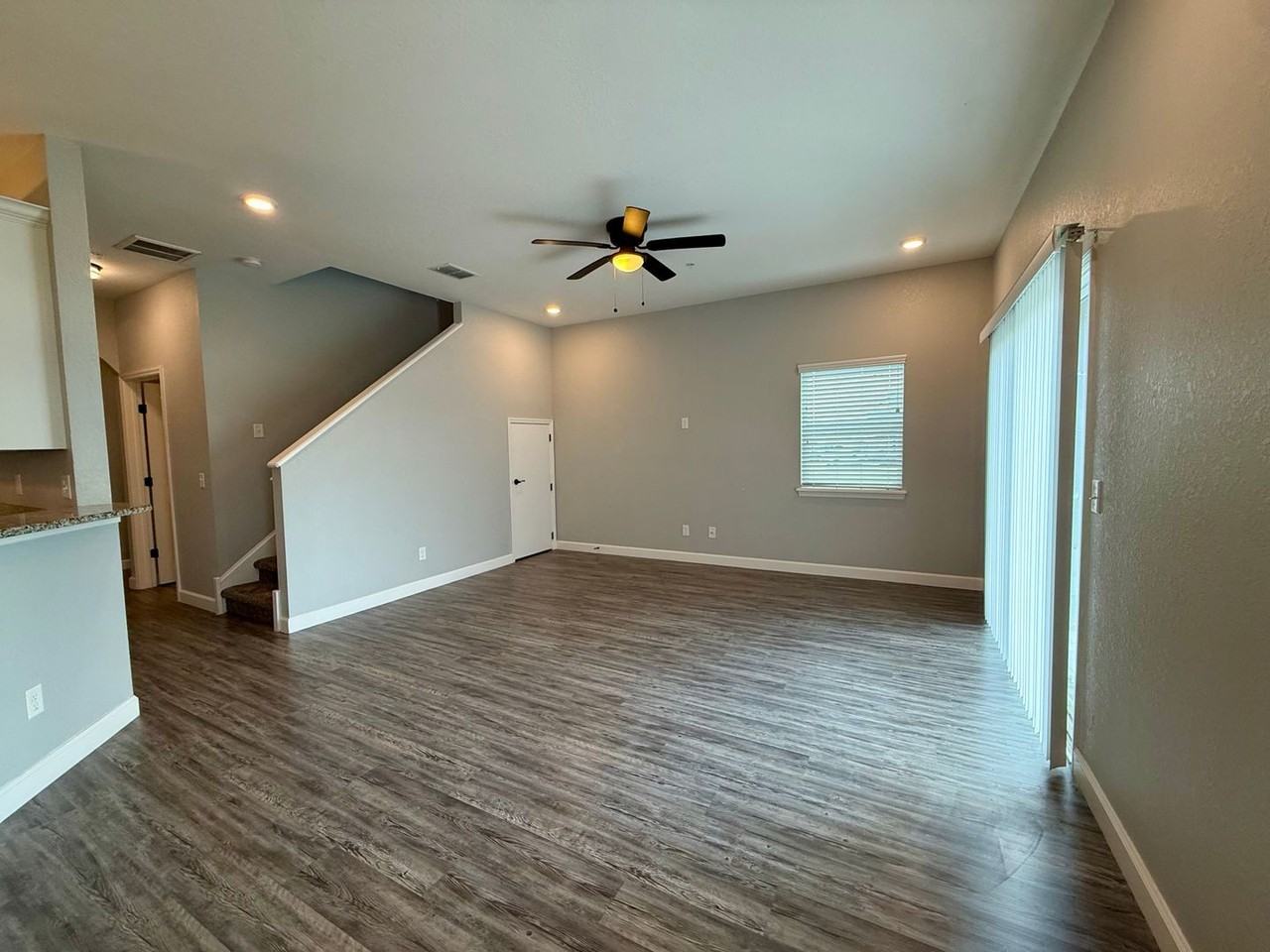2529 Pine Pl - Photo 3 of 32