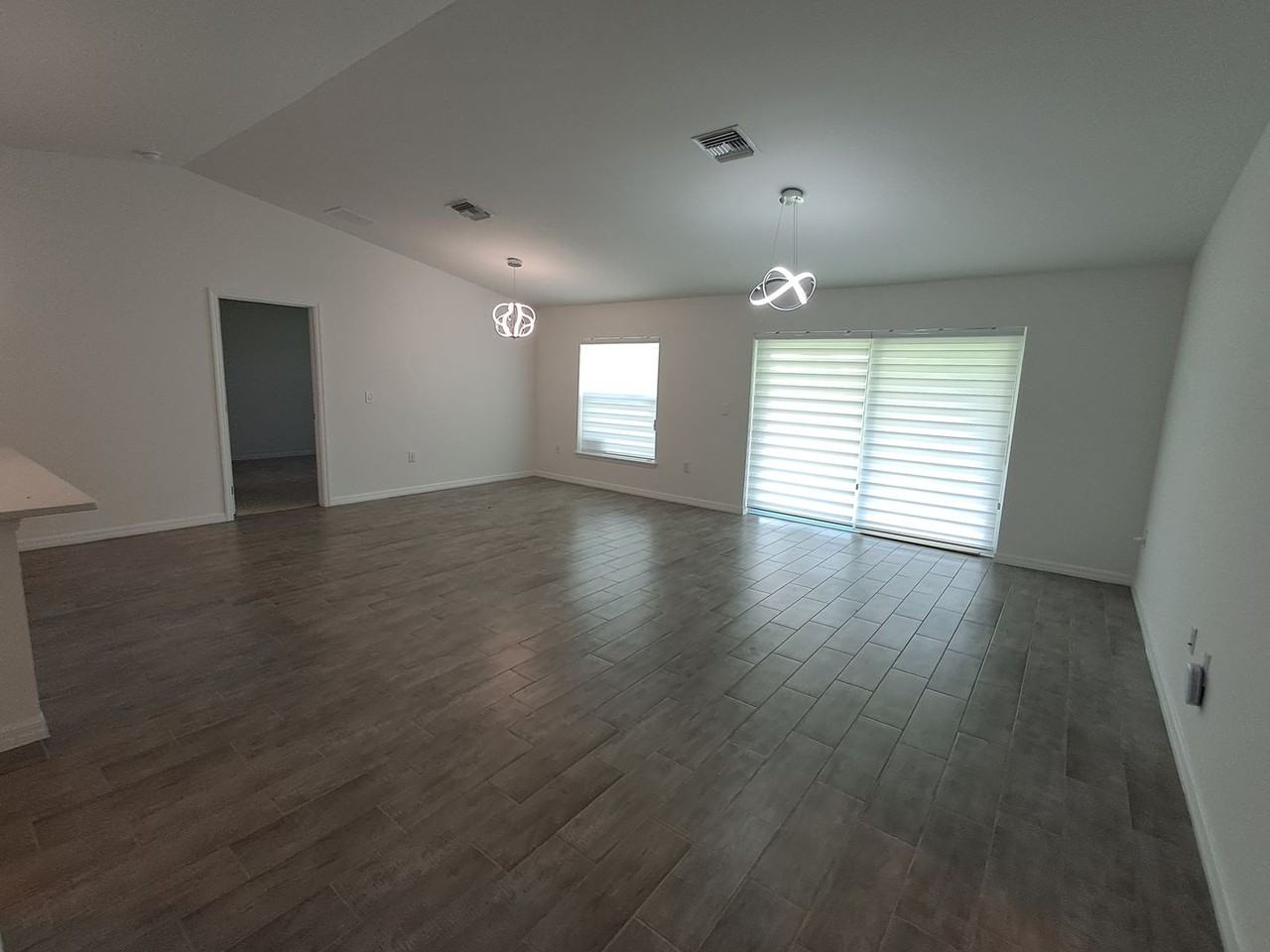 3303 8th St Sw - Photo 3 of 19