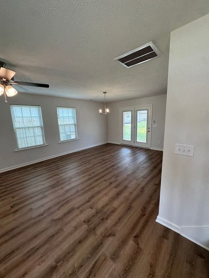 278 Timber Cir - Photo 3 of 24