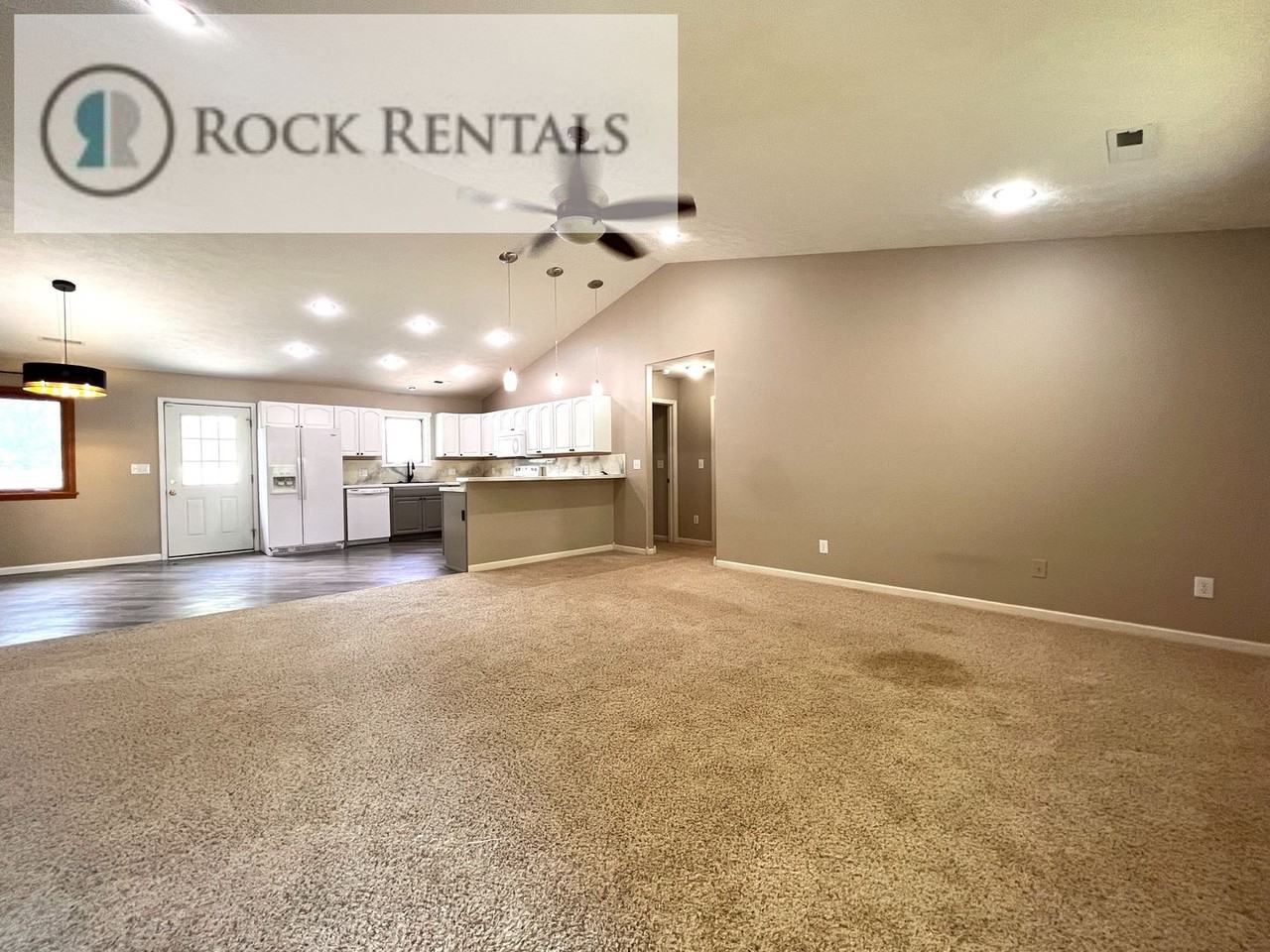 1611 W 17th Ave - Photo 3 of 16