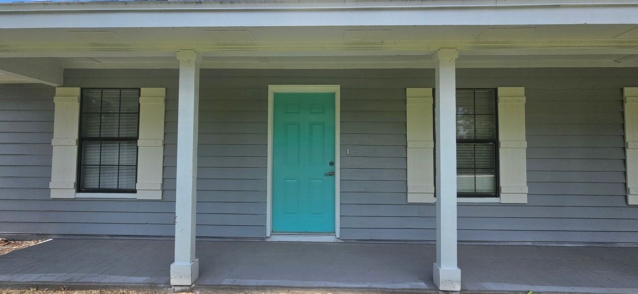 2625 Spring Valley Cir - Photo 2 of 13