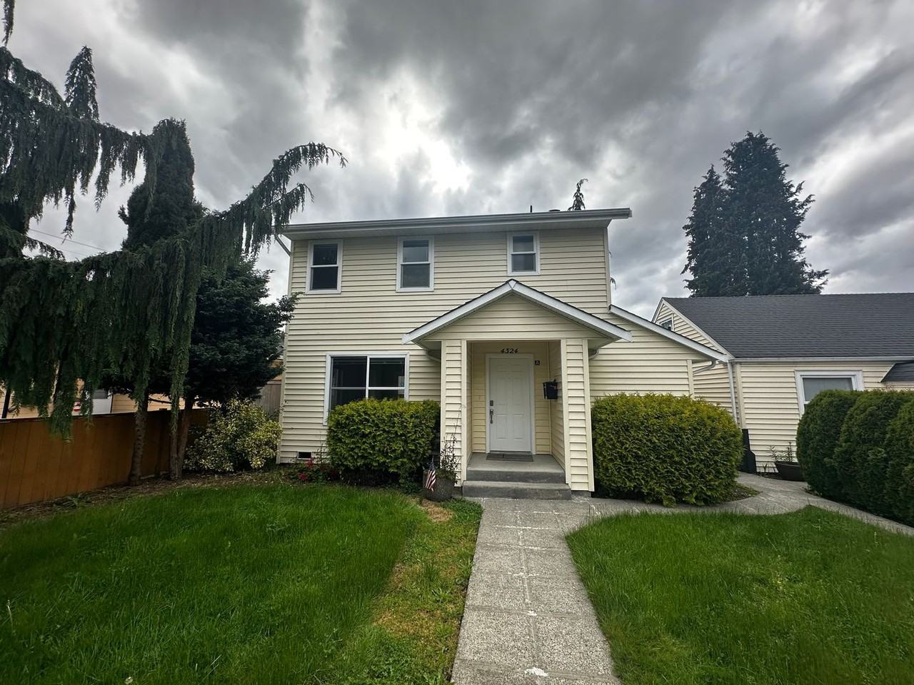 4324 Hoyt Ave - Photo 2 of 37