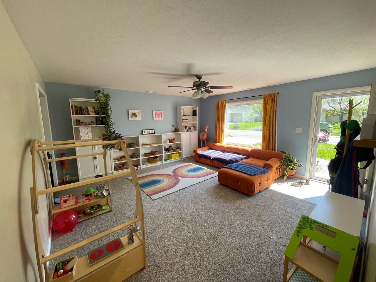 2229 Delaware Dr - Photo 3 of 24