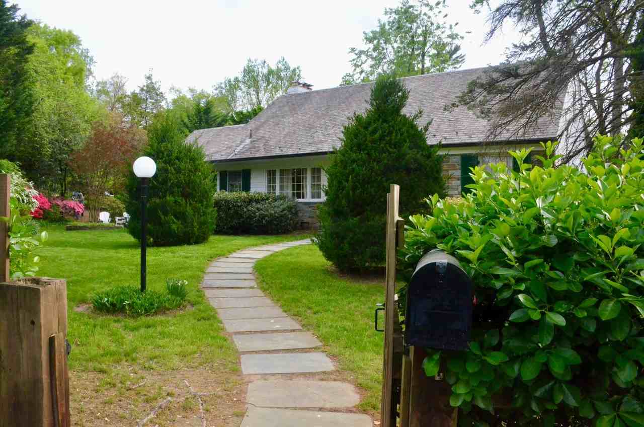 5100 Upton St Nw - Photo 4 of 50