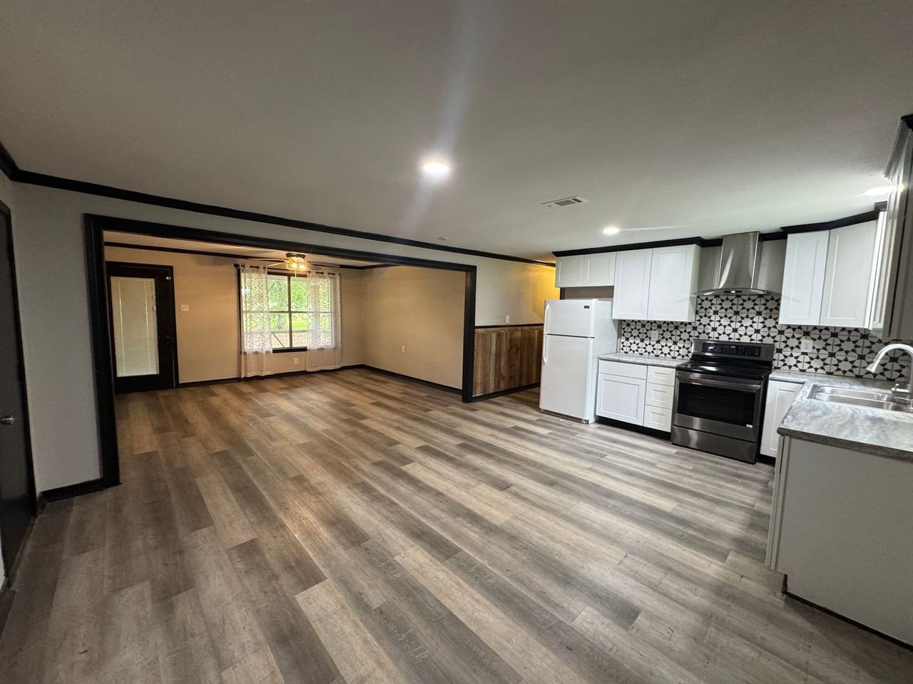 1054 Frontage Rd - Photo 2 of 12