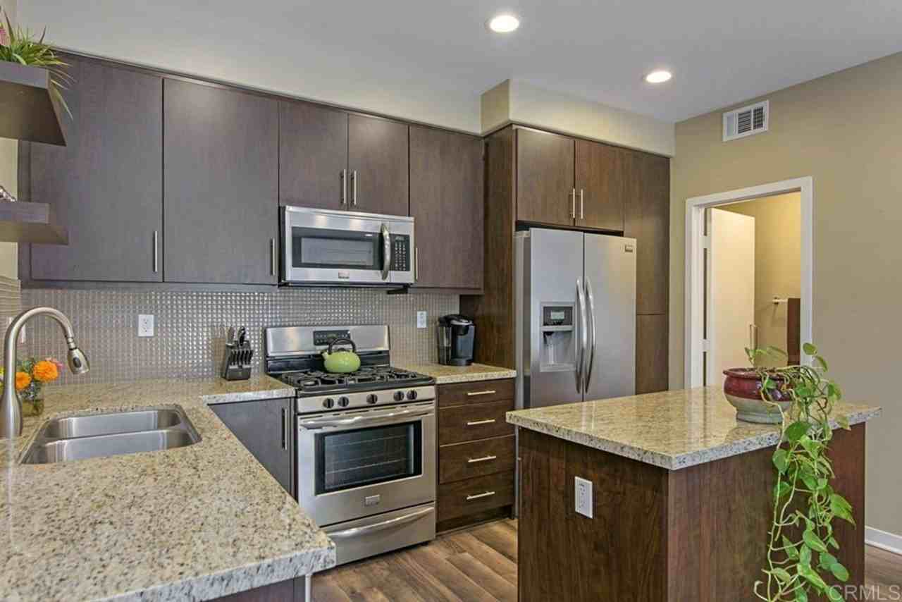 2132 Cosmo Way - Photo 5 of 19