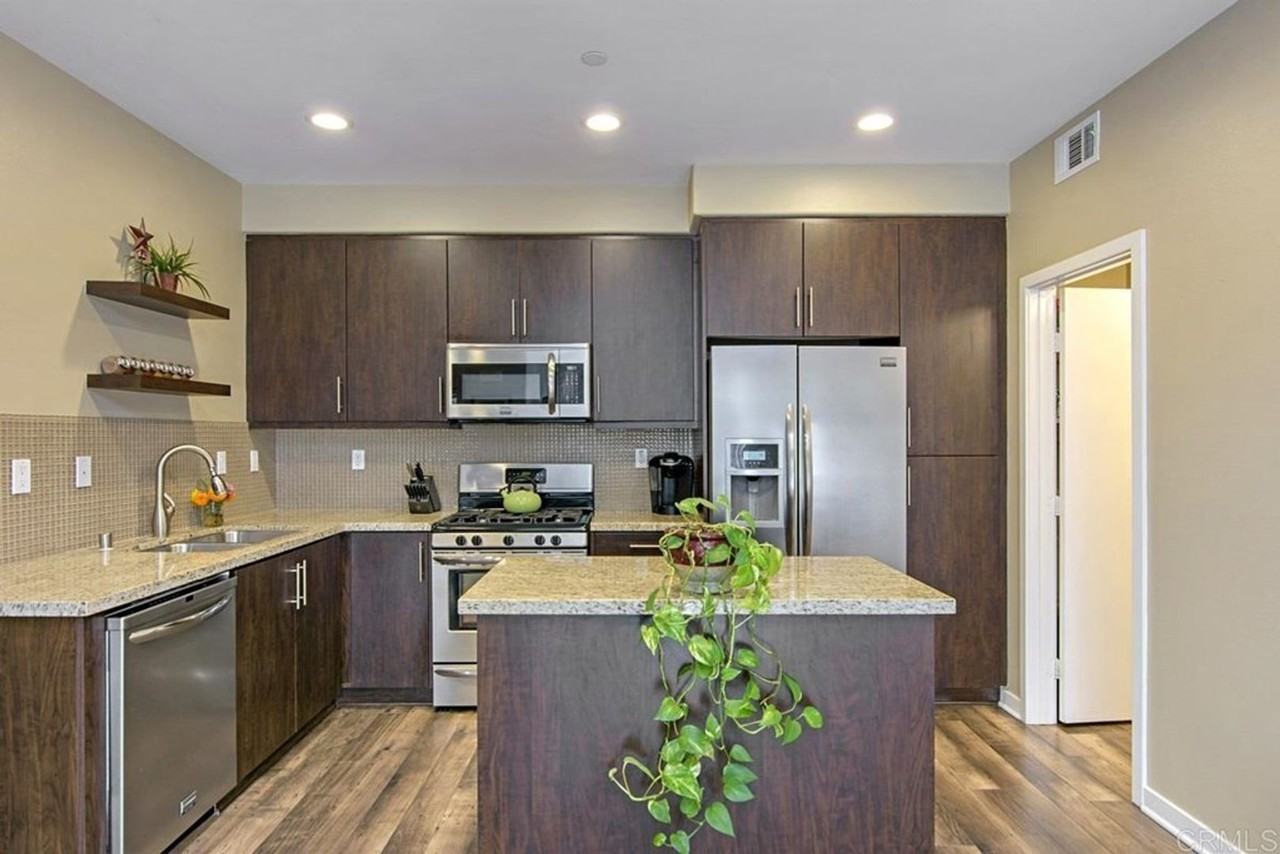 2132 Cosmo Way - Photo 6 of 19