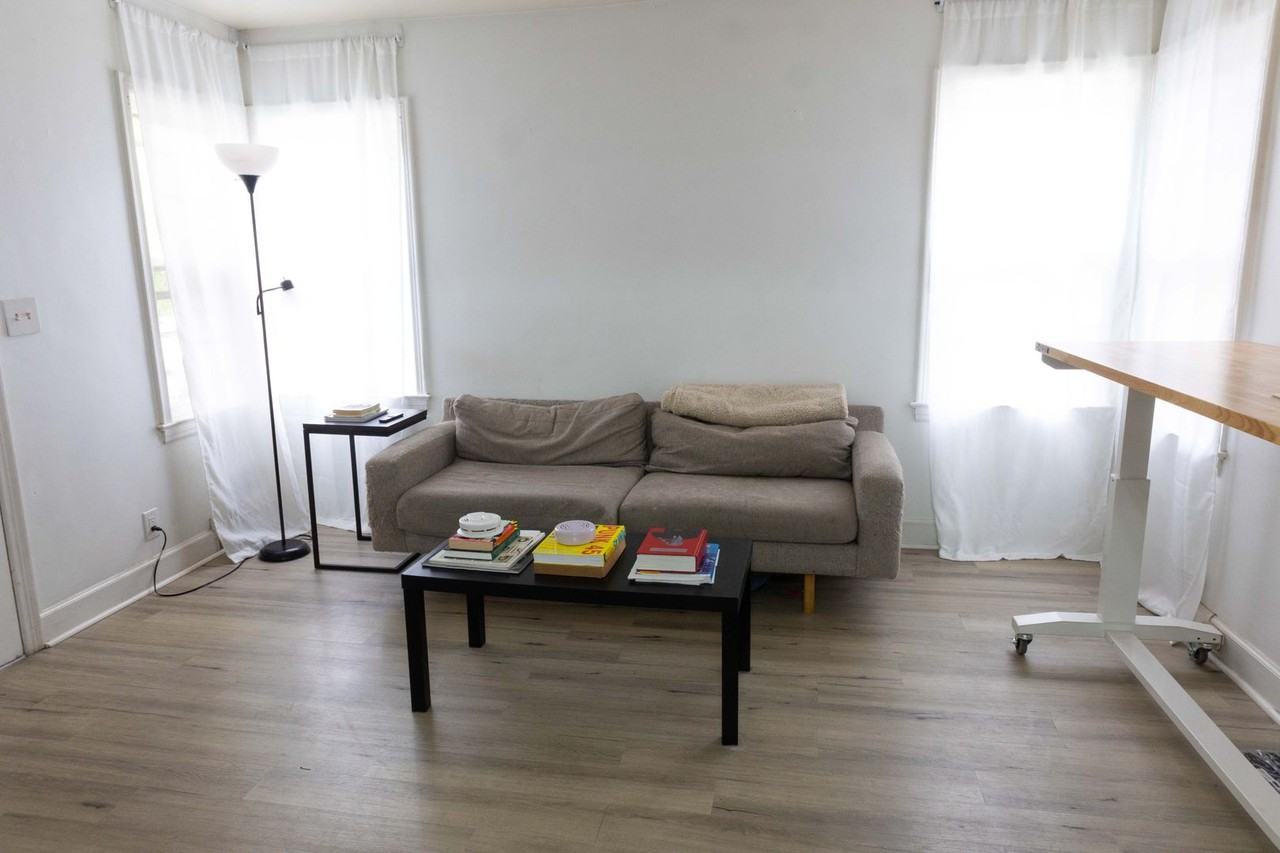 636 Lynn St - Photo 3 of 15