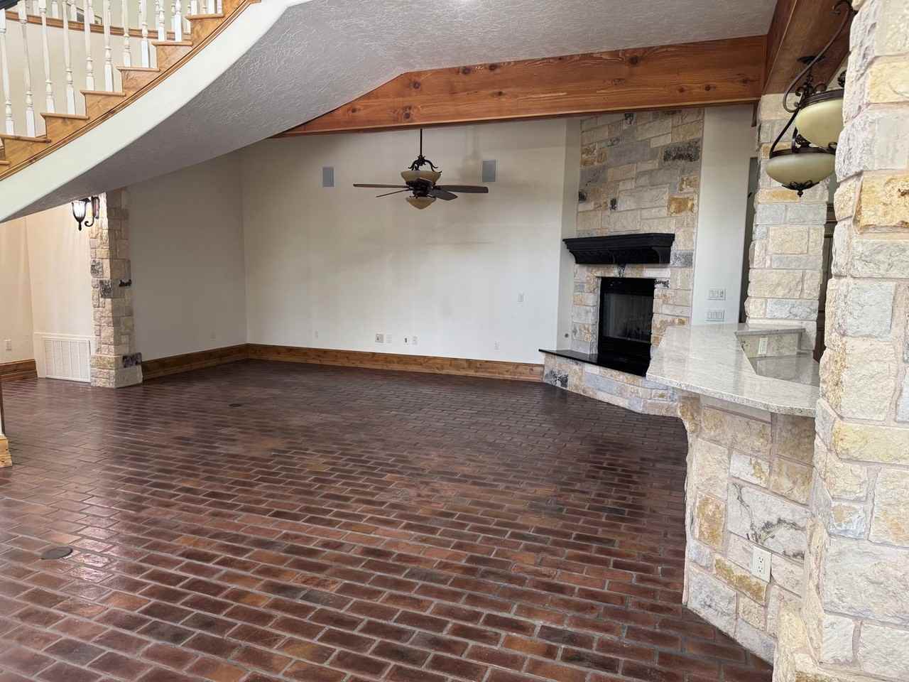 507 E 16th St - Photo 5 of 34