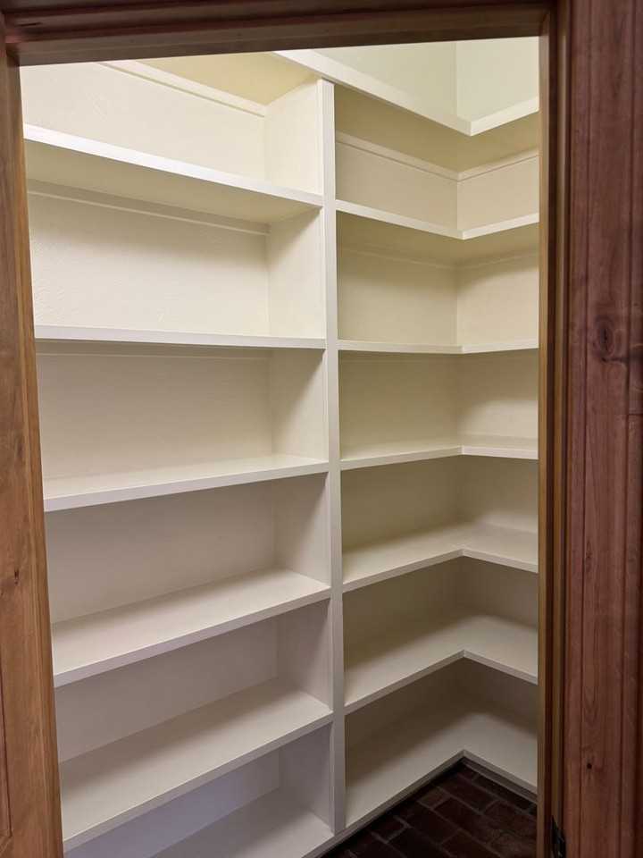 507 E 16th St - Photo 7 of 34