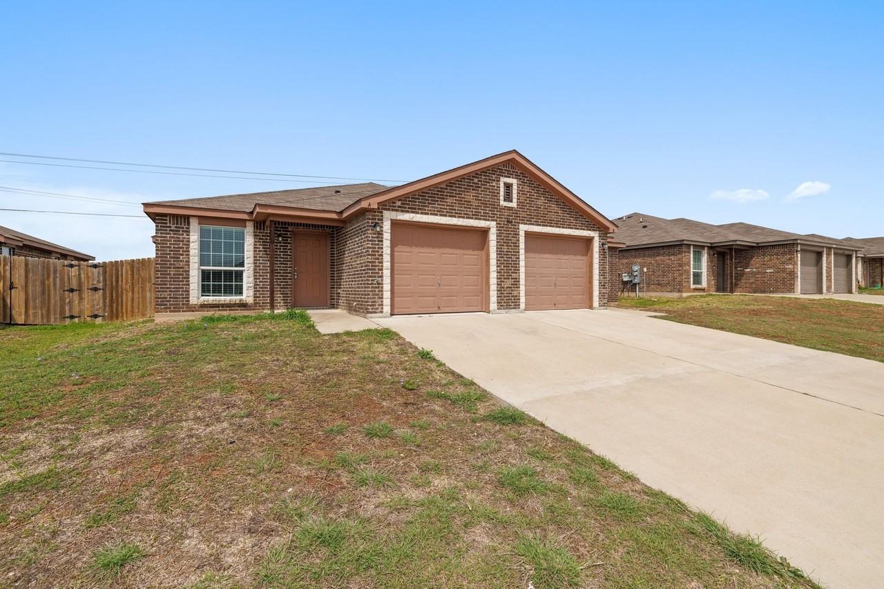 903 Lasso Dr - Photo 3 of 22