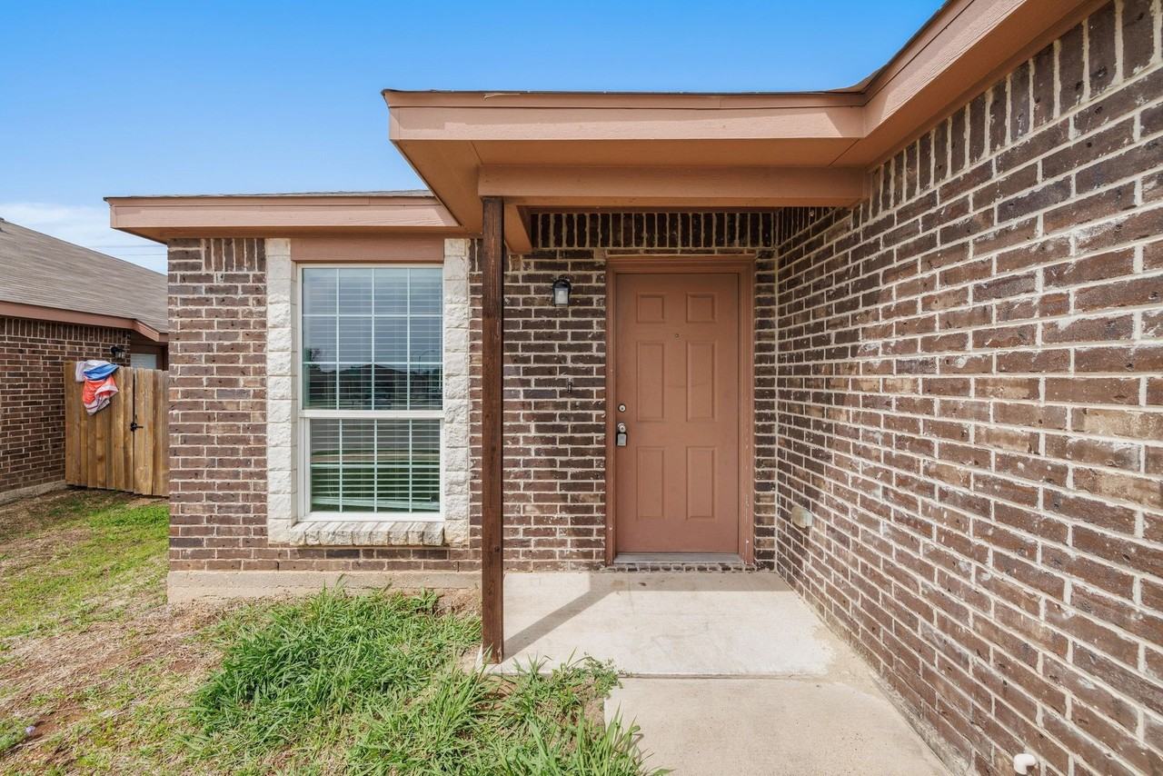 903 Lasso Dr - Photo 5 of 22