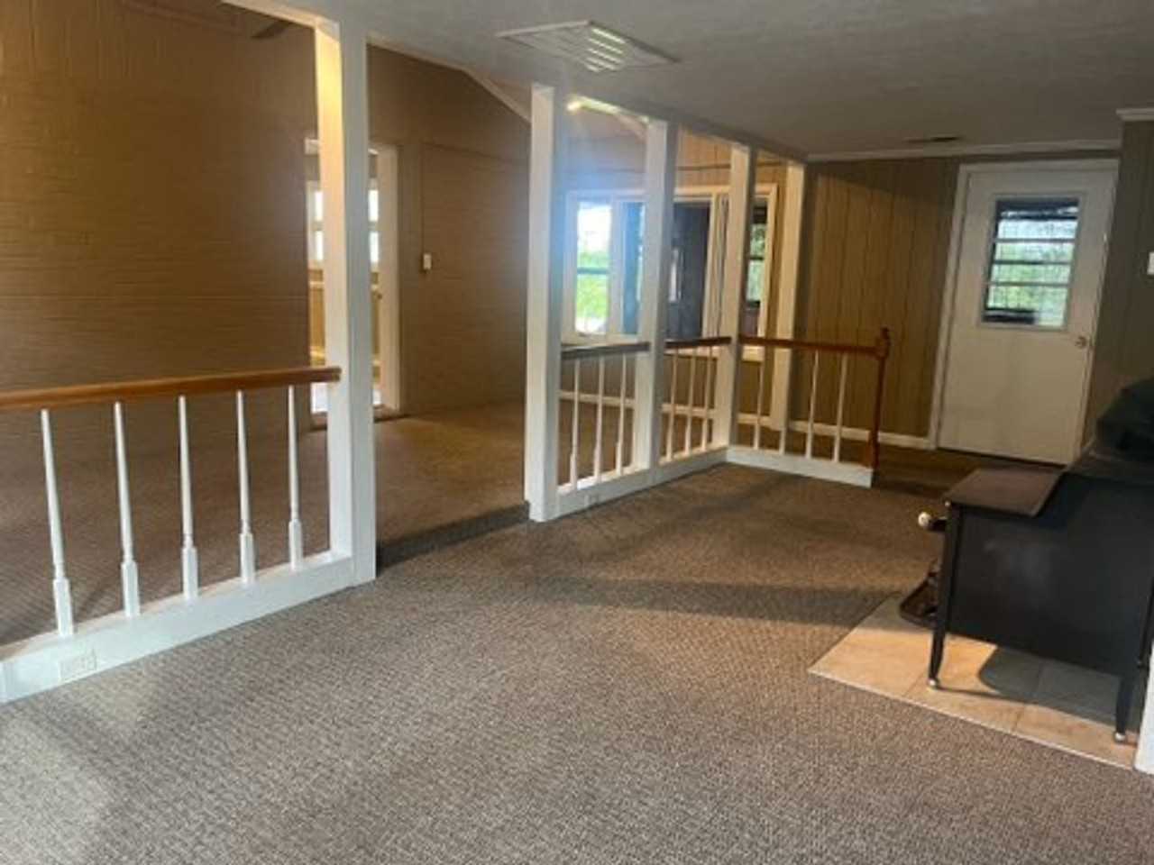 886 Gough Rd - Photo 3 of 7