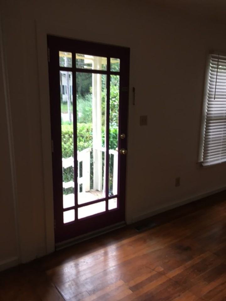 1513 Yancey St - Photo 3 of 11