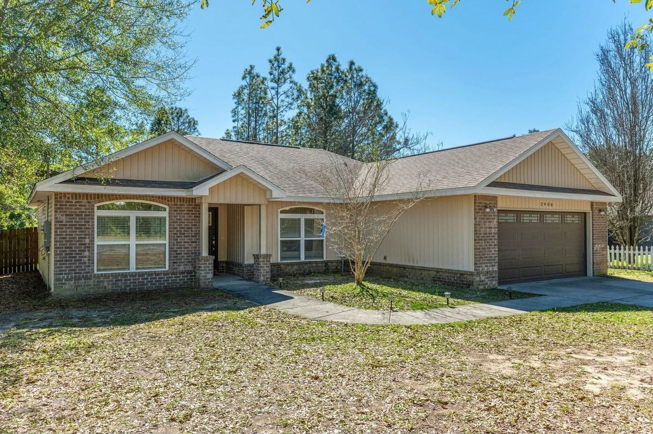 2908 Azalea Ave - Photo 2 of 32