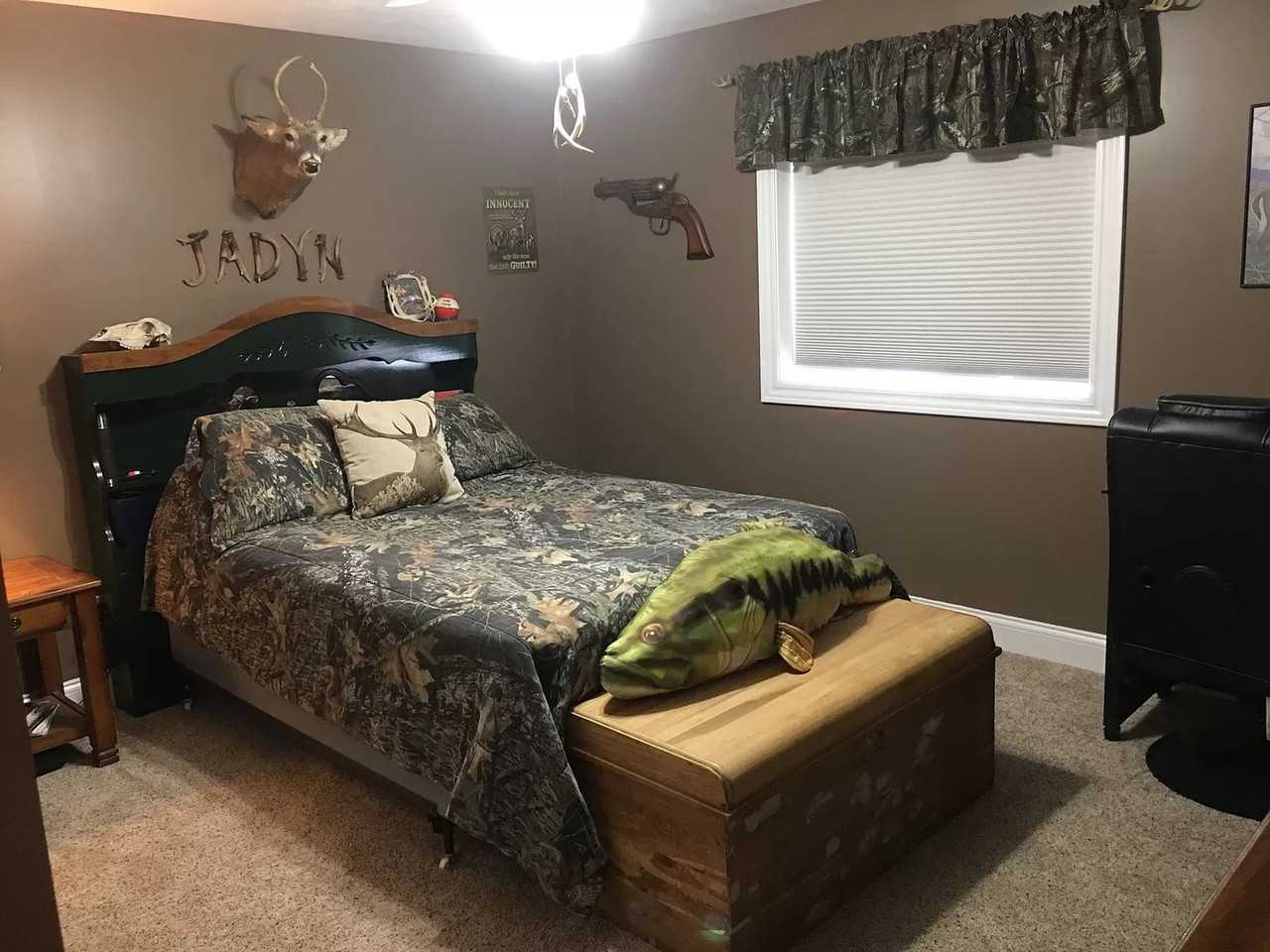 82 Sunkist Dr - Photo 3 of 16