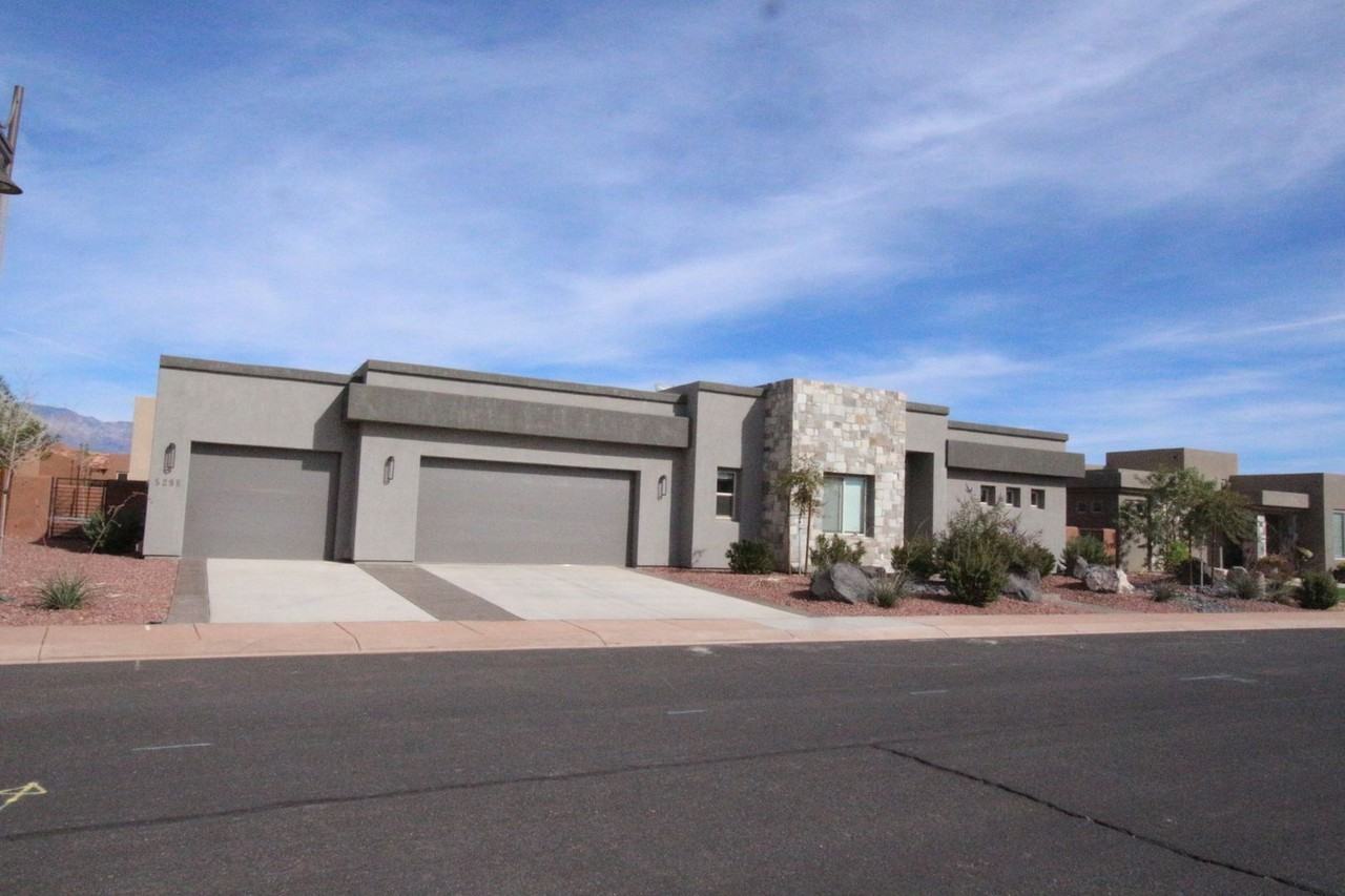 5298 W 3180 S - Photo 2 of 50