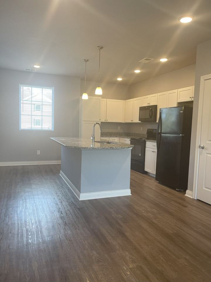 48 W 800 S - Photo 3 of 9