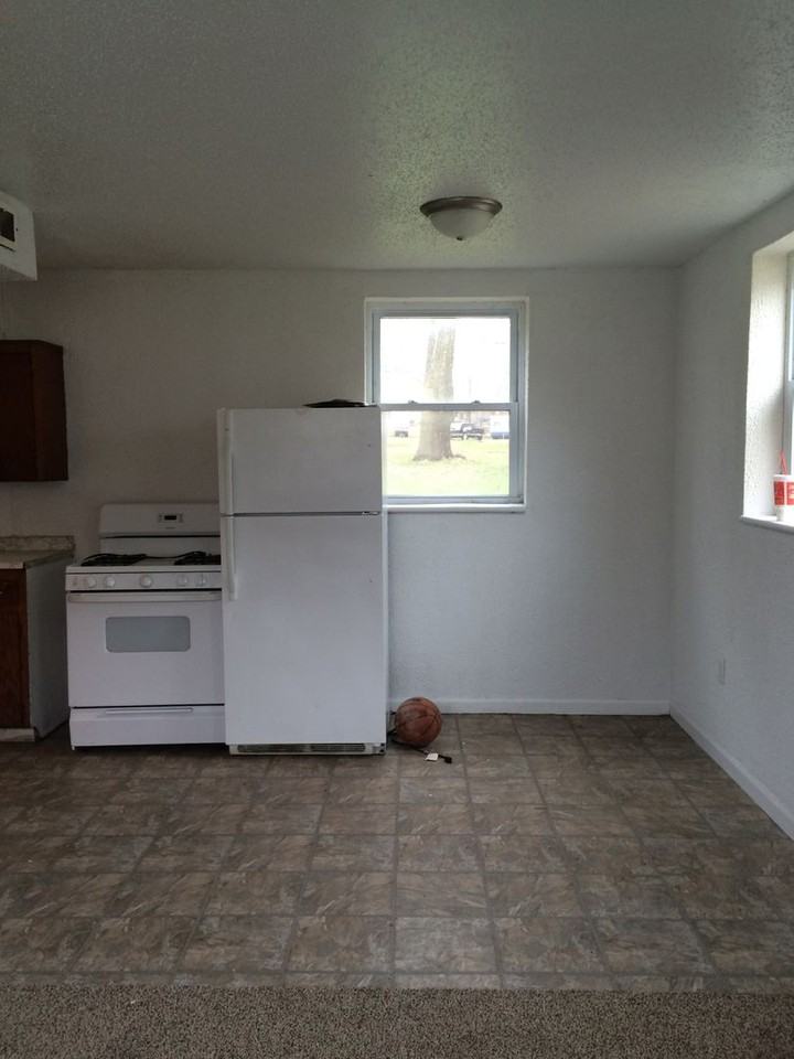 517 Nicholas St - Photo 3 of 9