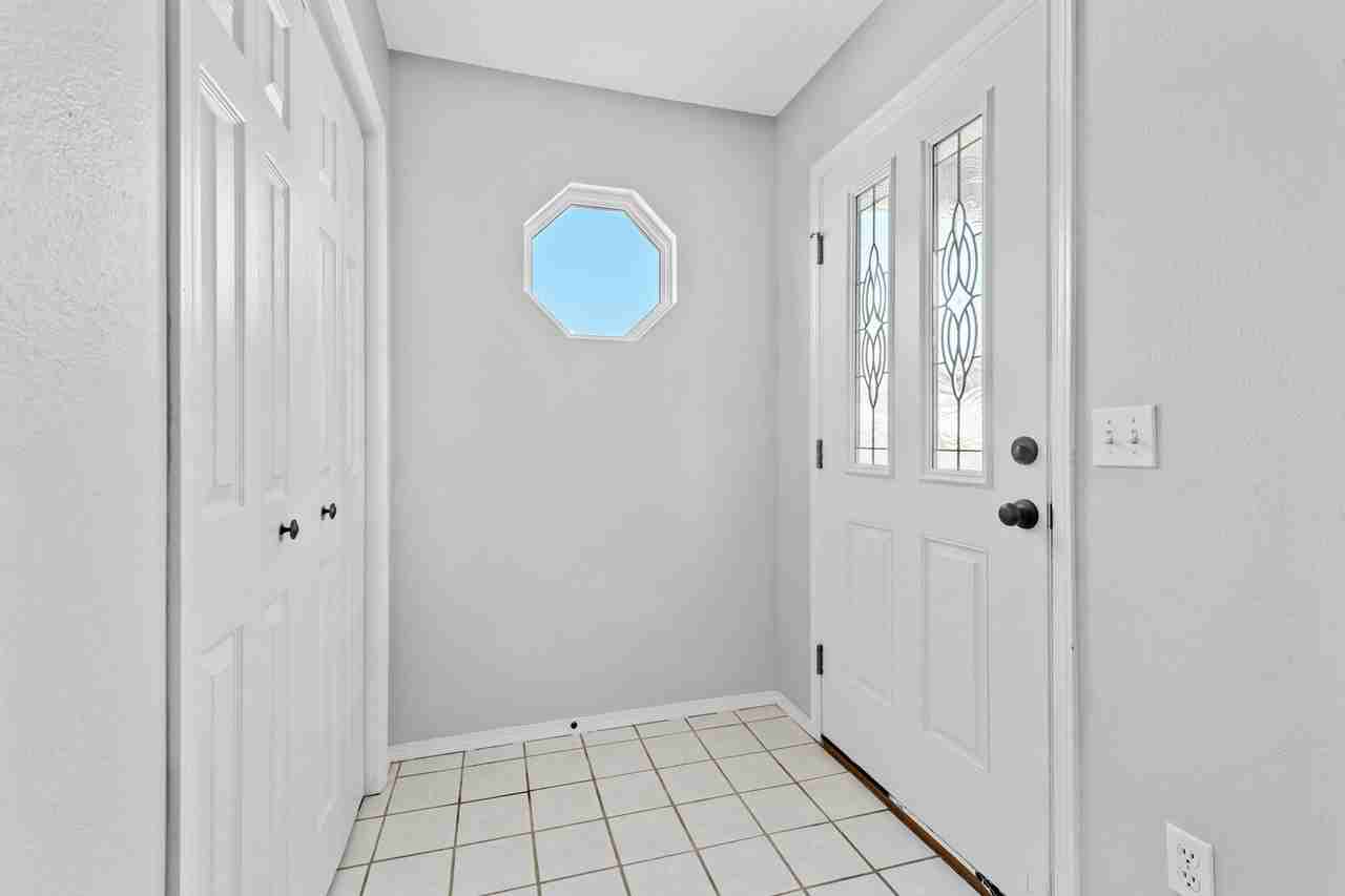 2910 Ne 12th St - Photo 5 of 27