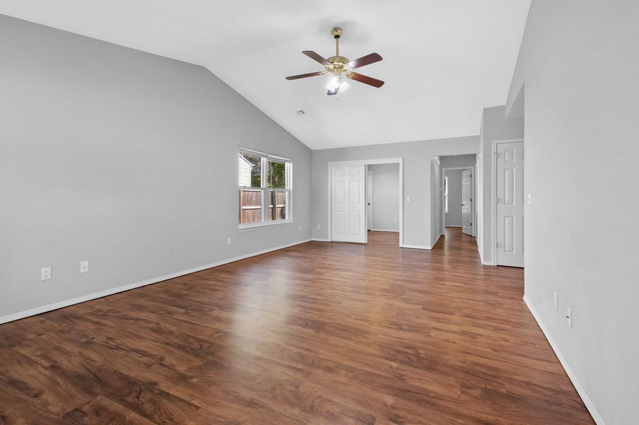 2910 Ne 12th St - Photo 6 of 27