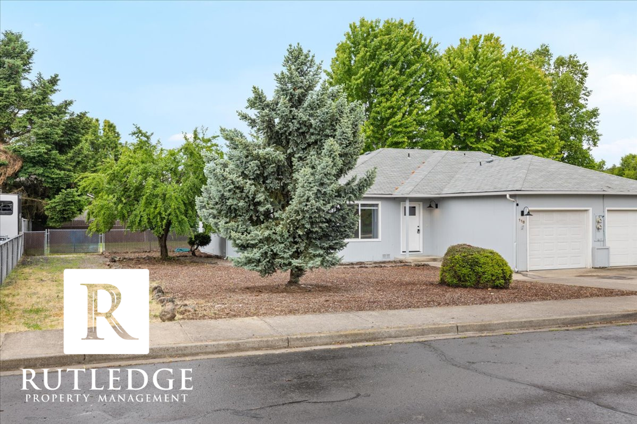 112 Lucas Ct - Photo 2 of 21