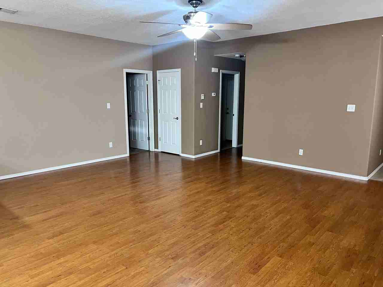 1504 Vista Monte Dr Ne - Photo 3 of 17