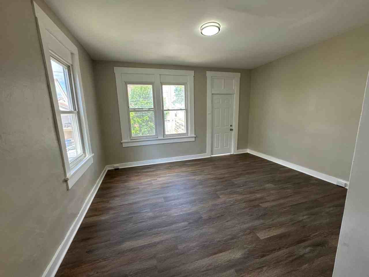 1718 Edwards St - Photo 2 of 25