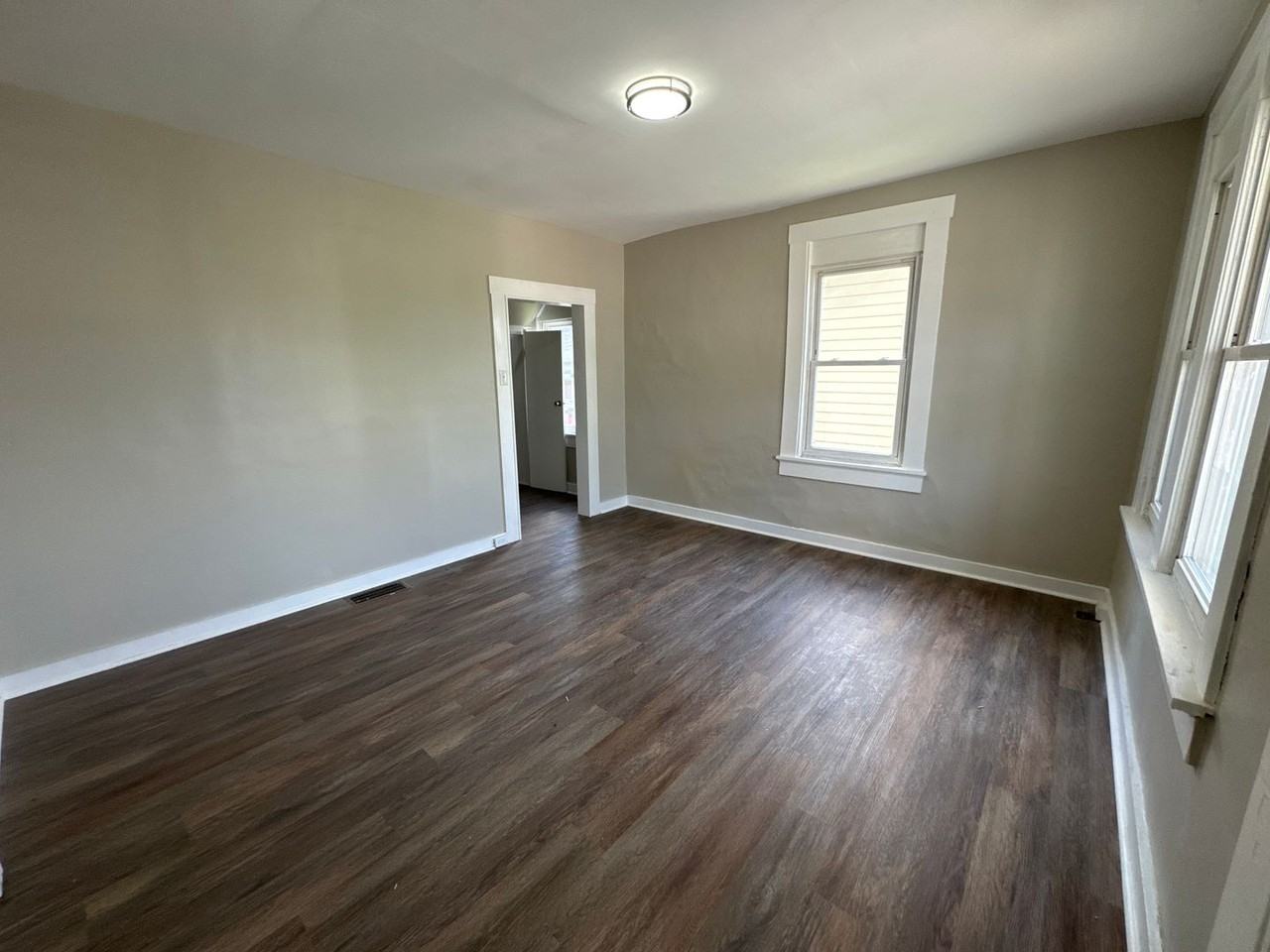 1718 Edwards St - Photo 3 of 25