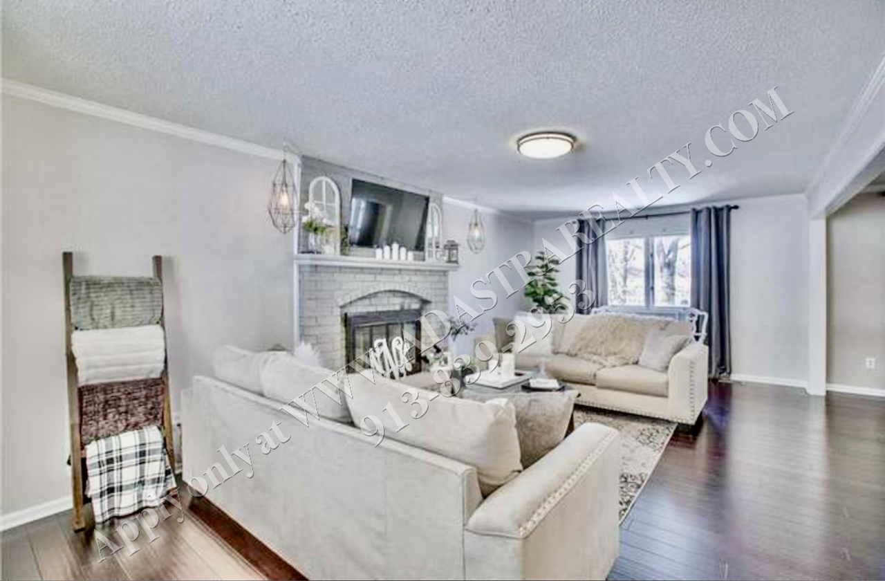 4996 W 60th Ter - Photo 6 of 22