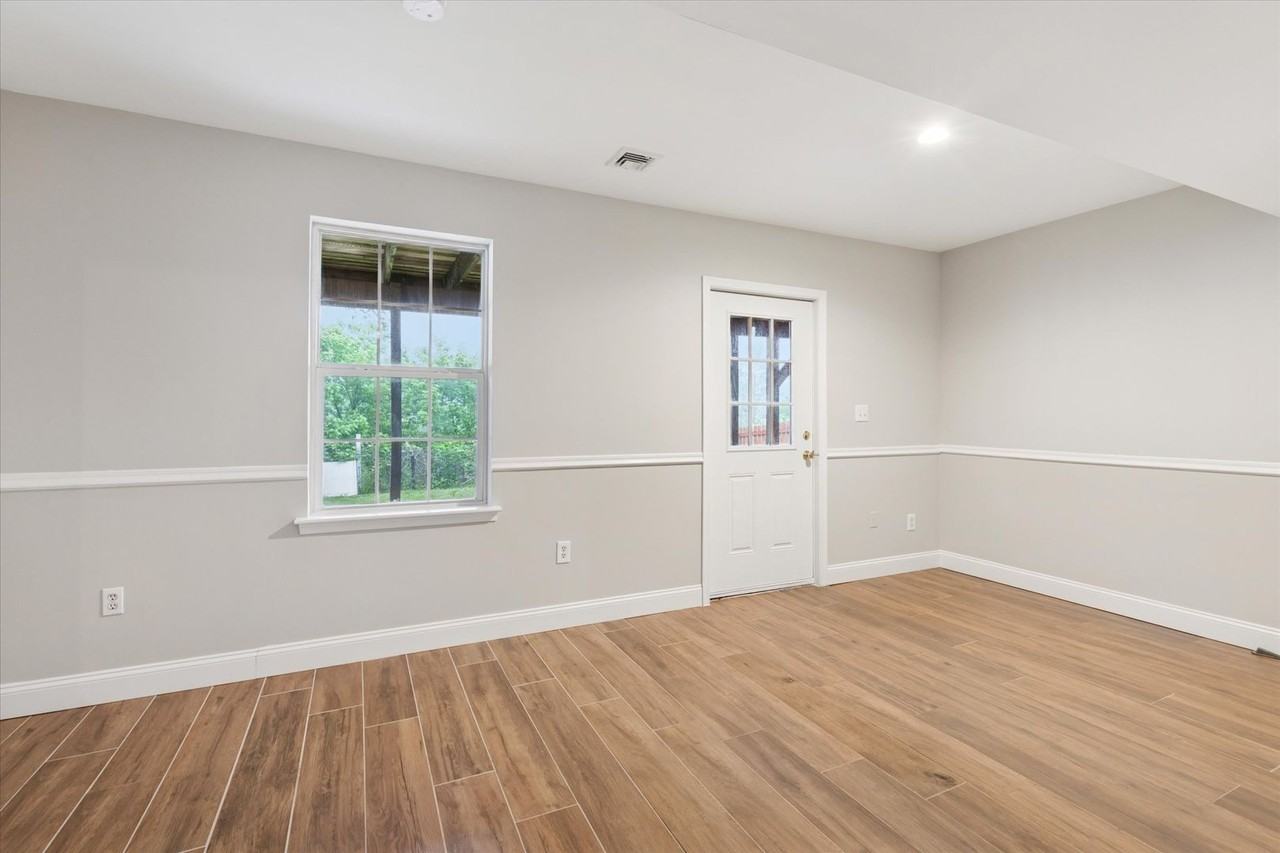 412 Heckle St - Photo 5 of 29