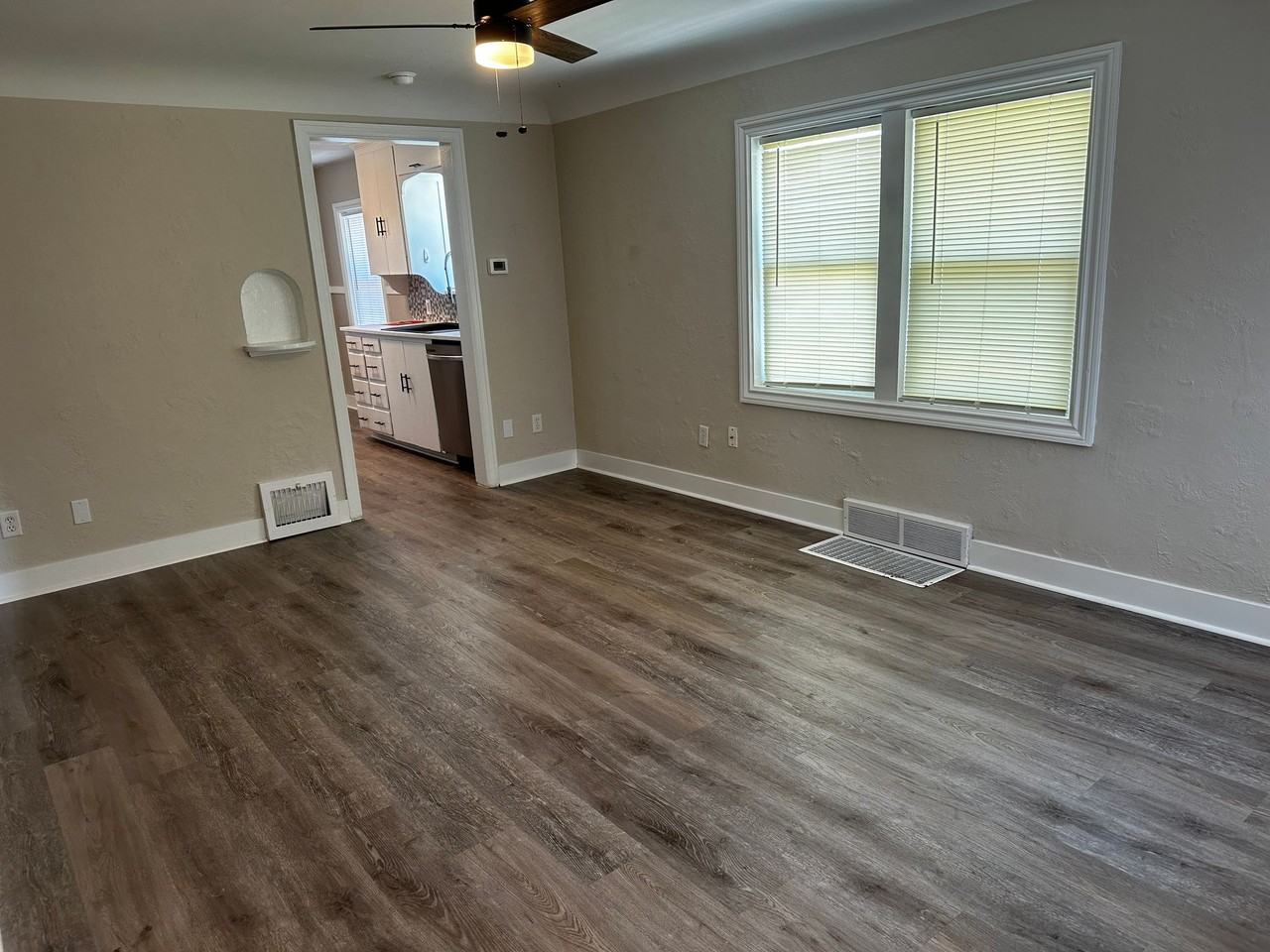 923 23rd Street - Photo 5 of 16
