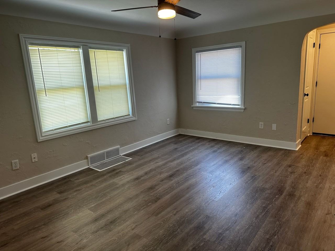 923 23rd Street - Photo 6 of 16