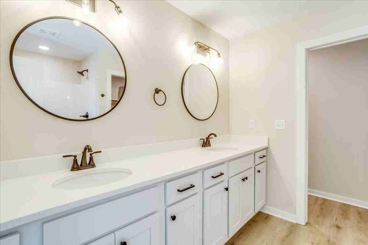 3861 W 30th St - Photo 7 of 17