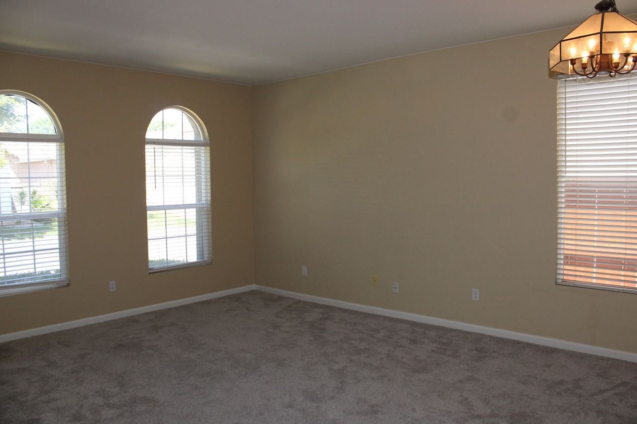 1842 Ivycrest Way - Photo 3 of 22