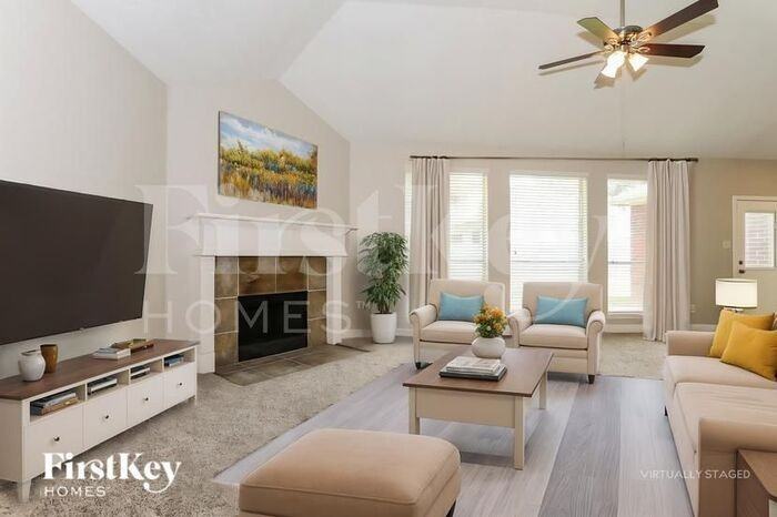 13626 Summer Hill Dr - Photo 3 of 18