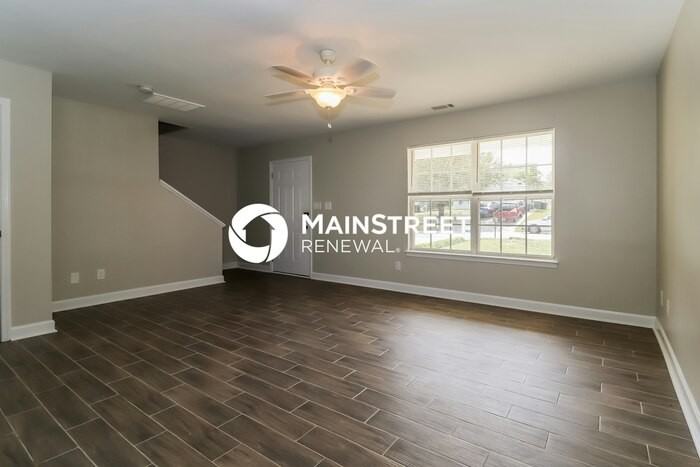 3009 Champion Ln Sw - Photo 3 of 17