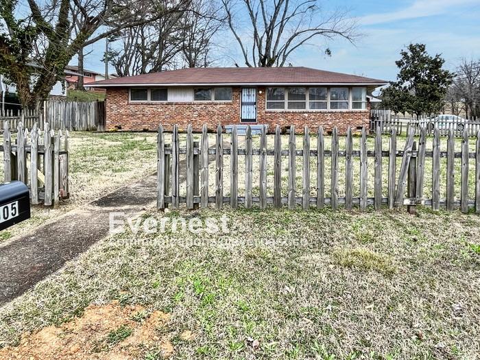 4905 Eastwood Dr - Photo 2 of 31